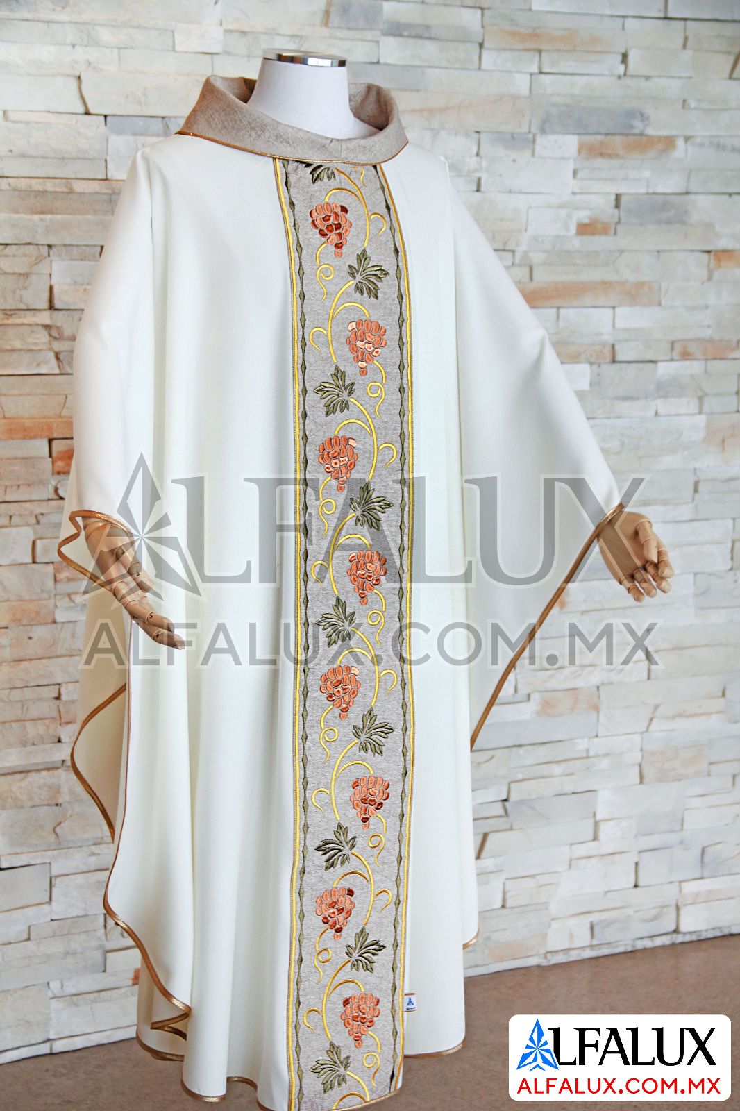 03 UVAS TIERRA Casulla Alfalux  Central Brocado Bronce Cuello Capucha Redondo 23 (3)